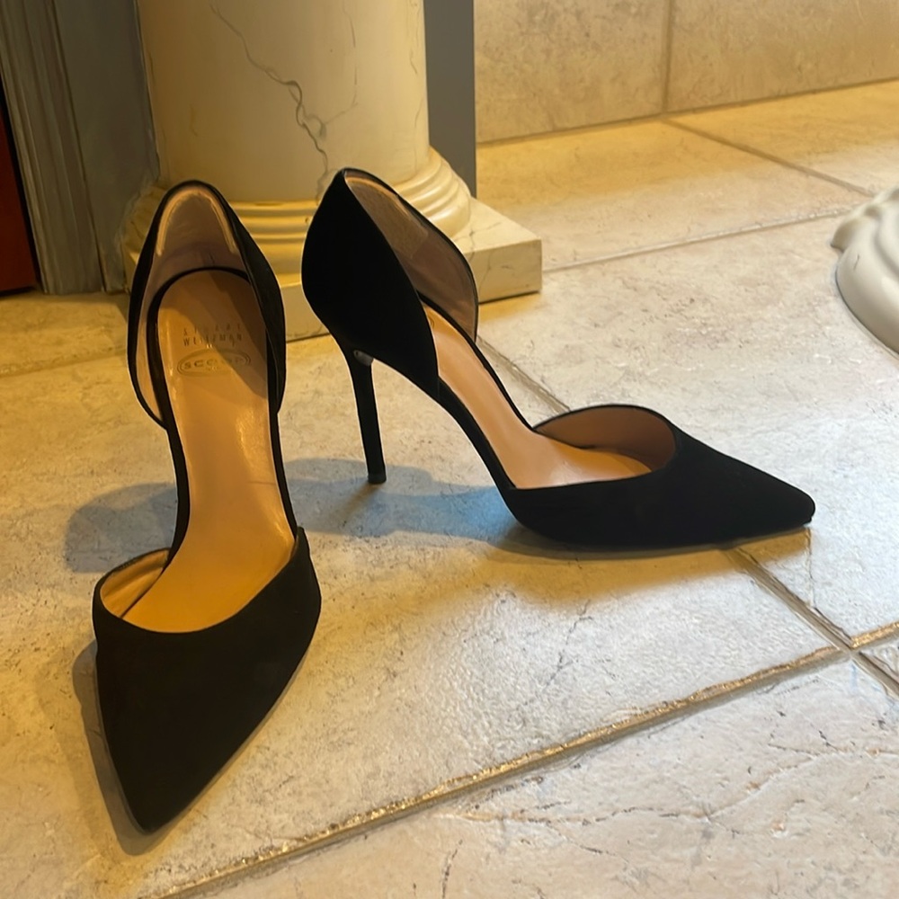 Stuart weitzman black suede pump size 7